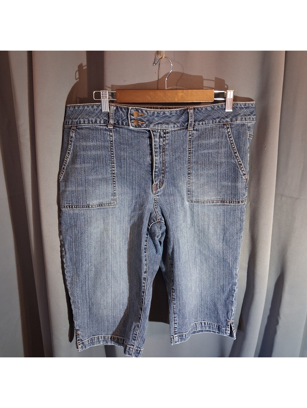 Venezia Women's Stretch Denim Capri Pants Size 18